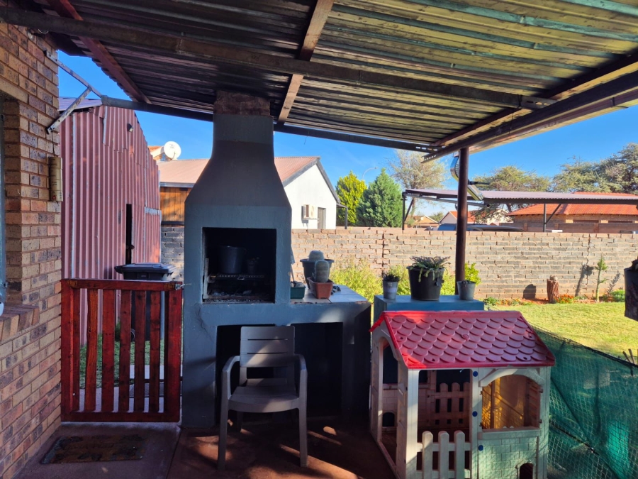 To Let 2 Bedroom Property for Rent in Kathu Northern Cape